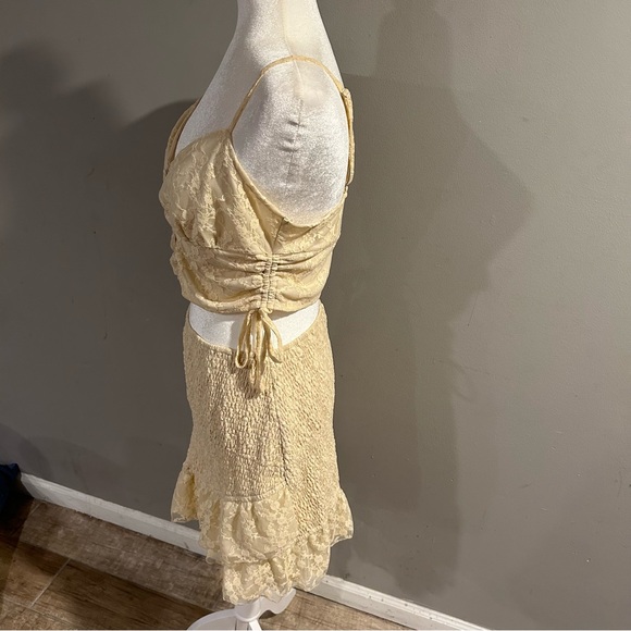 2 Piece Set Le Lis Summer Romance Ruched Skirt Tank Top Cream Lace Large - Picture 3 of 11